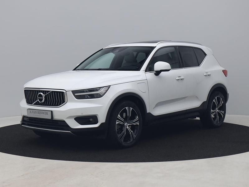 Wit Gebruikt 2020 Volvo XC40 Inscription SUV | € 28.700 (Goede deal) - Afbeelding 1/4