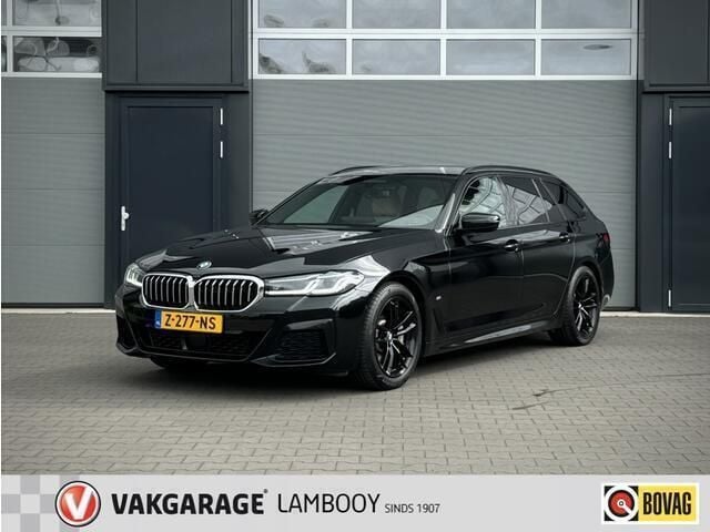 Zwart Gebruikt 2022 BMW 530 M Sport Stationwagen | € 43.950 (Eerlijke prijs) - Afbeelding 1/4