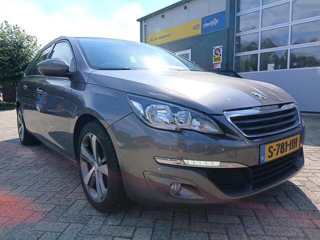 Grijs Gebruikt 2014 Peugeot 308 SW GT-line Stationwagen | € 7.595 - Afbeelding 1/4