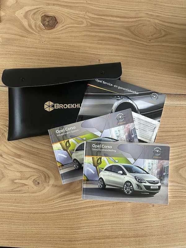 Bruin Gebruikt 2011 Opel Corsa Cosmo MPV | € 5.000 (Eerlijke prijs) - Afbeelding 1/4