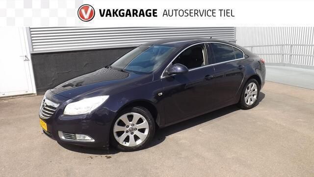 Blauw Gebruikt 2013 Opel Insignia Sport Hatchback | € 8.900 - Afbeelding 1/4