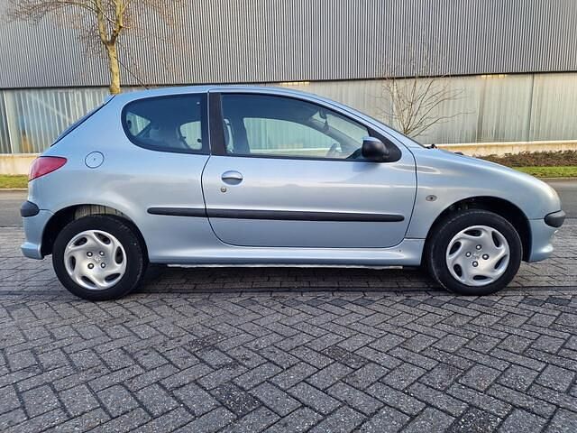 Occasion Peugeot 206 88 PK (64 kW) 2004 Grijs (metallic) Hatchback