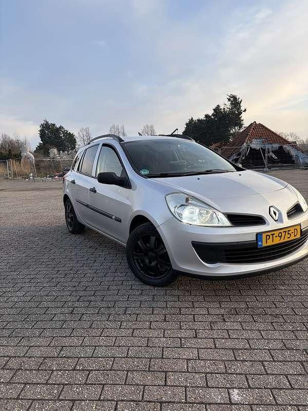 Occasion Renault Clio II Dynamique 75 PK (55 kW) 2008 Sedan
