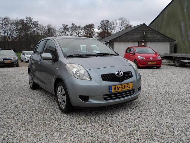 Occasion Toyota Yaris Sol 87 PK (63 kW) 2006 Grijs Hatchback