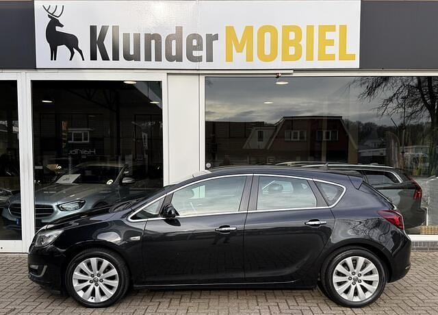 Occasion Opel Astra Cosmo 140 PK (102 kW) 2013 Zwart Hatchback