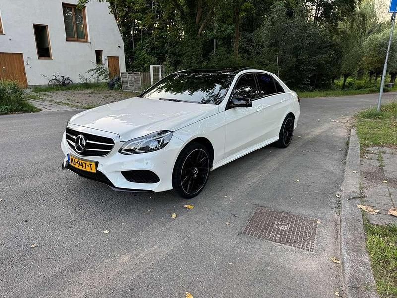 Wit Gebruikt 2015 Mercedes E250 Avantgarde Sedan | € 19.970 (Super prijs) - Afbeelding 1/4