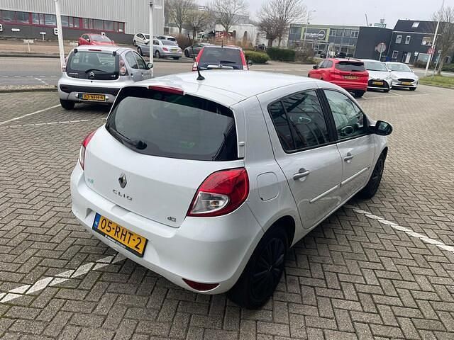 Occasion Renault Clio II 89 PK (65 kW) 2011 Wit Hatchback