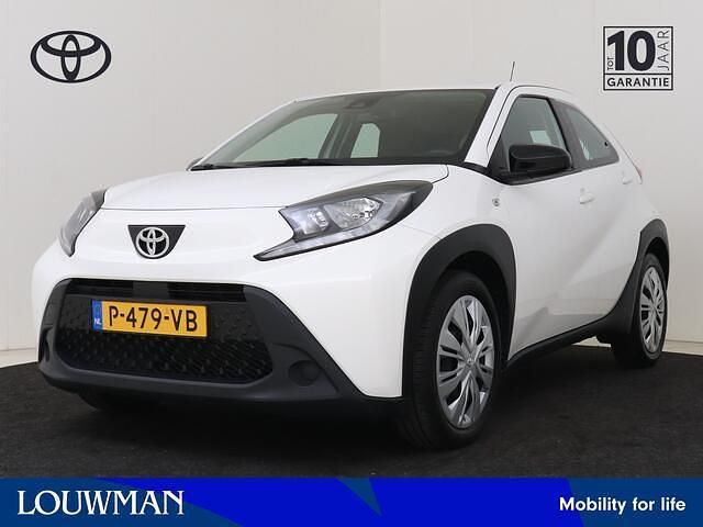 Wit Occasion 2022 Toyota Aygo X Play SUV | € 18.245 (Eerlijke prijs) - Afbeelding 1/4