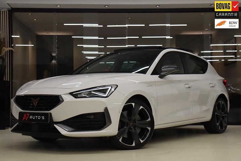 Wit Gebruikt 2021 Cupra Leon VZ Hatchback | € 28.450 (Duur) - Afbeelding 1/4