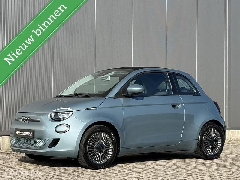 Occasion Fiat 500e Icon 86 kW (118 PK) 2021 Blauw (metallic) Cabriolet