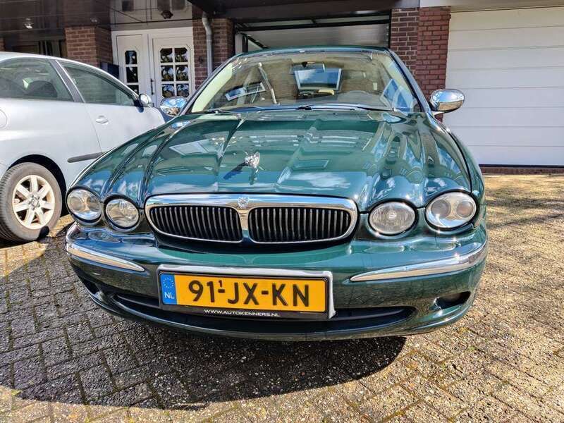 Groen Gebruikt 2002 Jaguar X-type Sedan | € 2.950 (Iets duurder) - Afbeelding 1/4