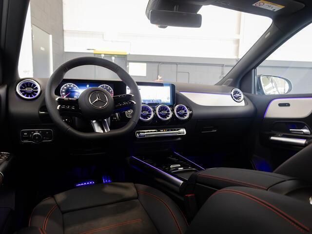 Occasion Mercedes B180 AMG line 136 PK (100 kW) 2025 Grijs, metallic lak MPV