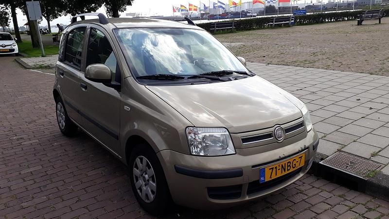 Beige (metallic) Gebruikt 2010 Fiat Panda Hatchback | € 1.500 - Afbeelding 1/1