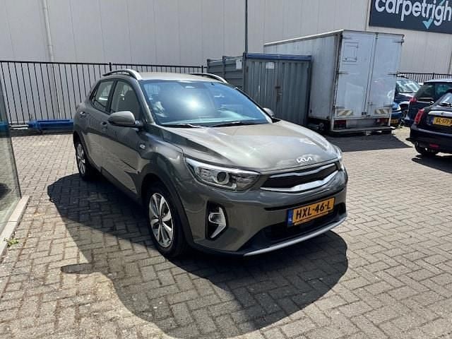 Groen Gebruikt 2023 Kia Stonic SUV | € 17.995 (Goede deal) - Afbeelding 1/4