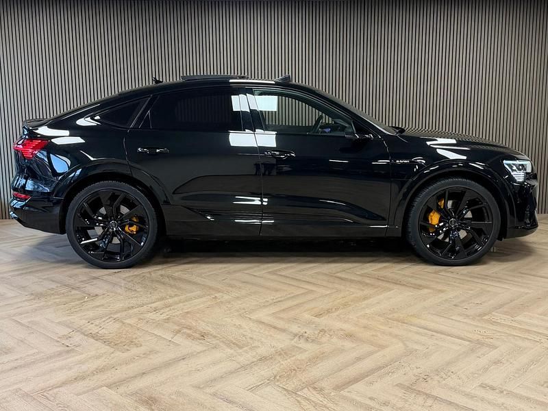Occasion Audi e-tron Basis 300 kW (408 PK) 2021 Zwart SUV