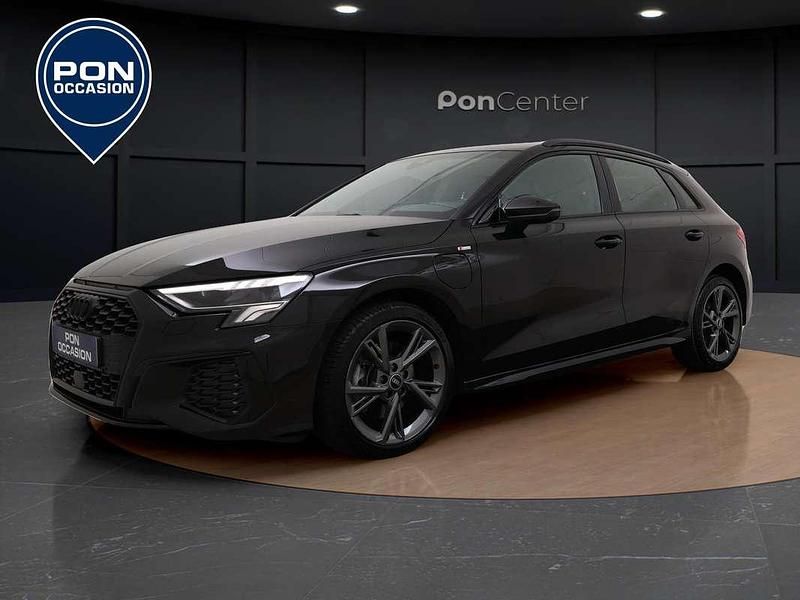 Zwart Gebruikt 2021 Audi A3 Sportback e-tron Comfort Sedan | € 28.950 (Eerlijke prijs) - Afbeelding 1/3