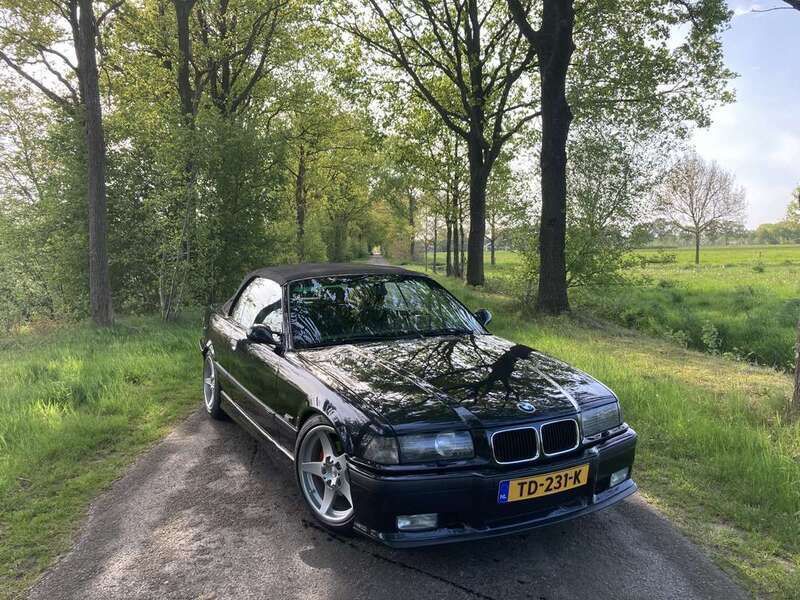 Zwart Gebruikt 1995 BMW 328 Cabriolet Executive Cabriolet | € 17.950 - Afbeelding 1/4