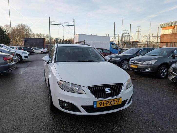 Wit Occasion 2011 Seat Exeo Comfort Stationwagen | € 2.250 (Eerlijke prijs) - Afbeelding 1/4