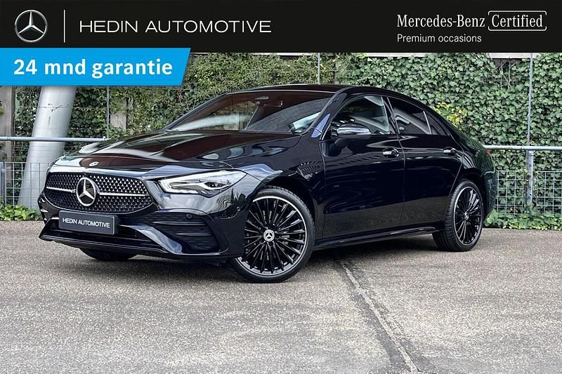 Zwart Gebruikt 2024 Mercedes CLA250e AMG line Sedan | € 45.900 (Eerlijke prijs) - Afbeelding 1/3