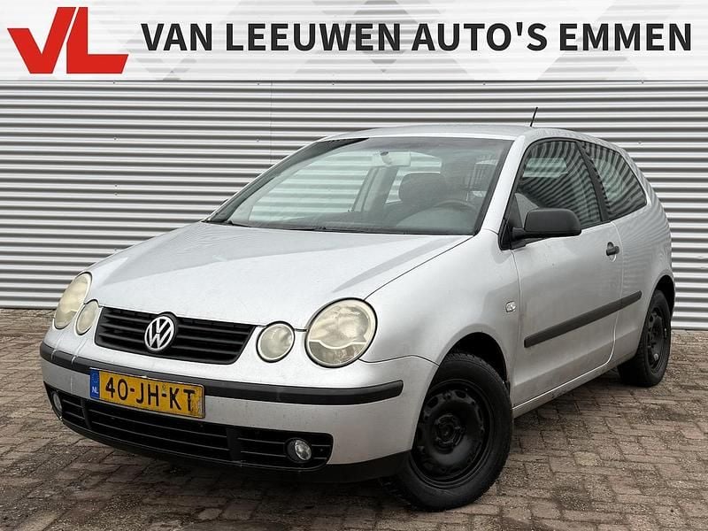 Grijs Occasion 2002 VW Polo Hatchback | € 748 (Super prijs) - Afbeelding 1/4