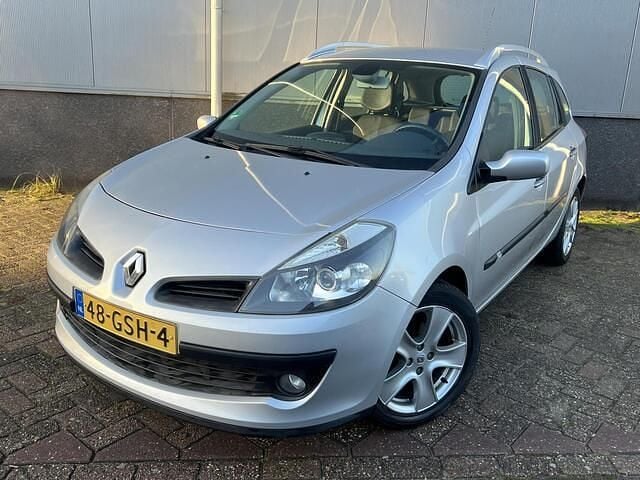 Grijs Occasion 2008 Renault Clio GrandTour Stationwagen | € 1.950 (Goede deal) - Afbeelding 1/4