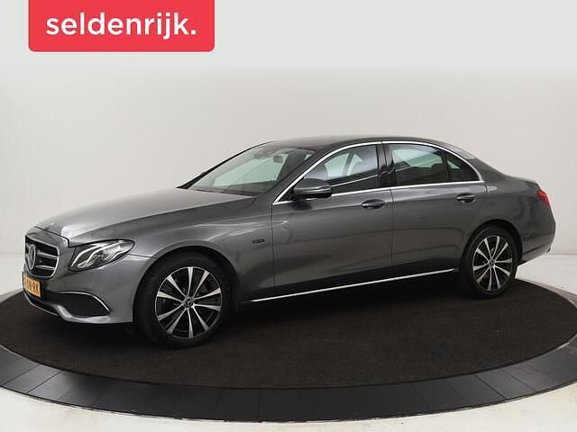 Grijs Gebruikt 2019 Mercedes E300 Avantgarde Sedan | € 28.400 - Afbeelding 1/4