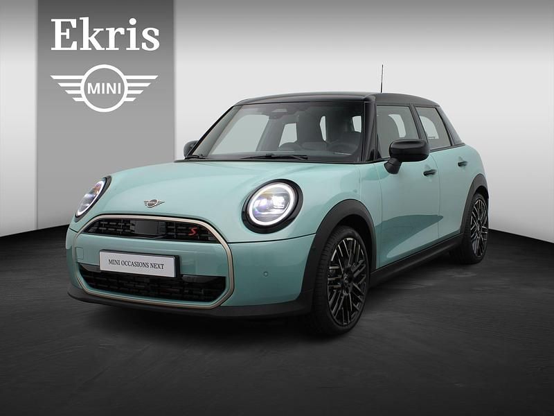 Occasion Mini Cooper S Favoured 204 PK (150 kW) 2025 Groen Hatchback