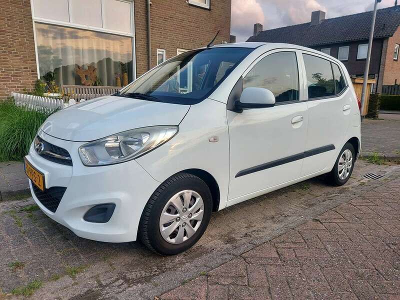 Wit Gebruikt 2011 Hyundai i10 Hatchback | € 3.450 (Eerlijke prijs) - Afbeelding 1/4
