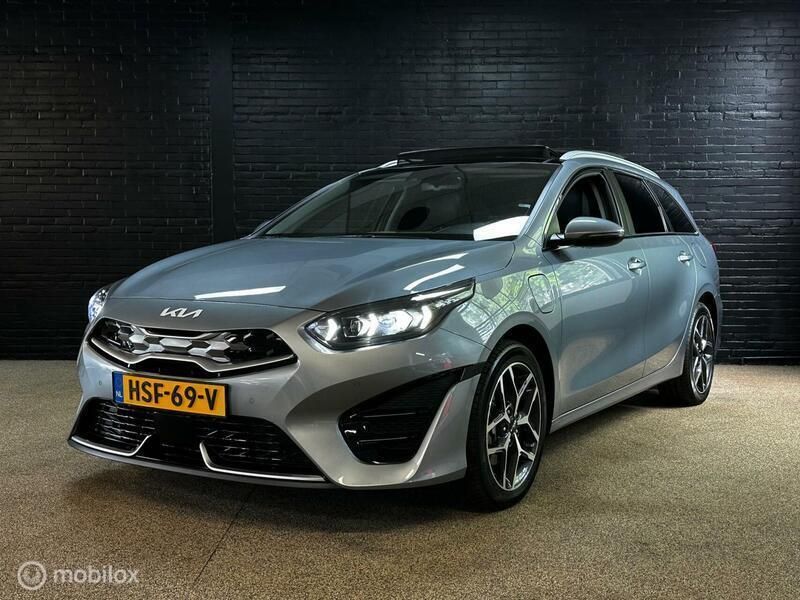 Grijs Gebruikt 2021 Kia Ceed Stationwagen | € 27.400 (Duur) - Afbeelding 1/4