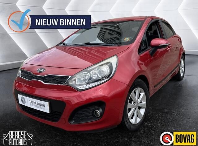 Rood Gebruikt 2012 Kia Rio Hatchback | € 5.990 (Eerlijke prijs) - Afbeelding 1/4