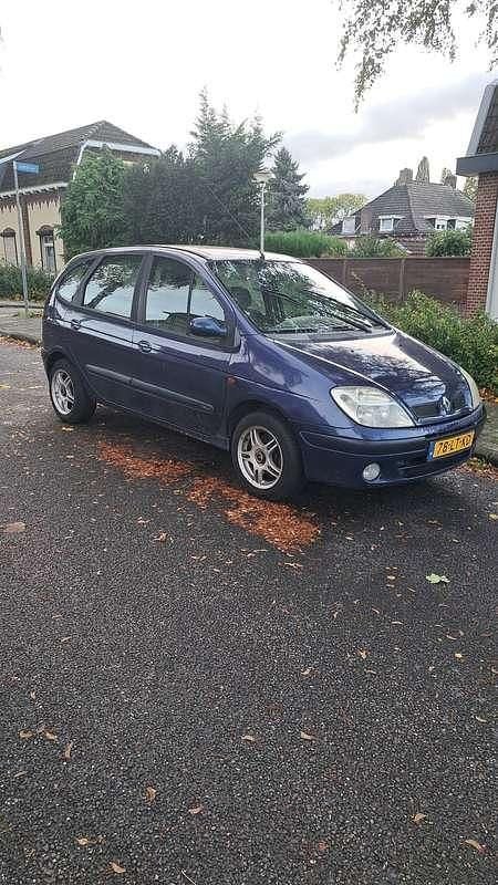 Blauw Gebruikt 2002 Renault Scénic Expression MPV | € 450 (Goede deal) - Afbeelding 1/4