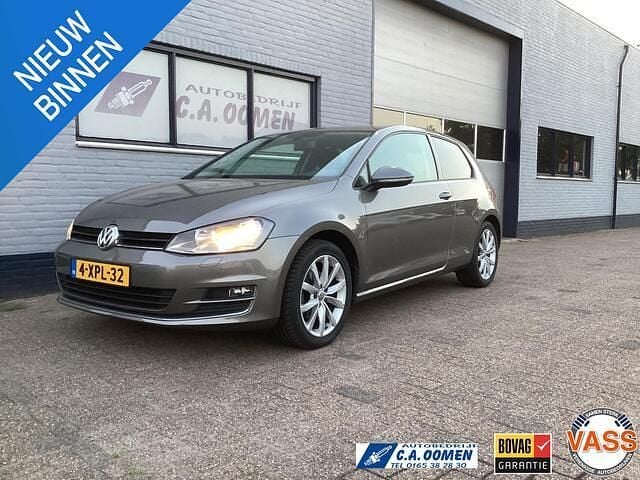 Grijs Gebruikt 2014 VW Golf VII Highline Hatchback | € 13.950 (Eerlijke prijs) - Afbeelding 1/4