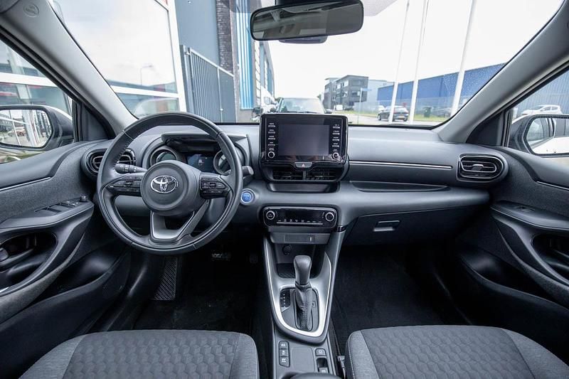 Occasion Toyota Yaris Hybrid Design 116 PK (85 kW) 2021 Wit Hatchback