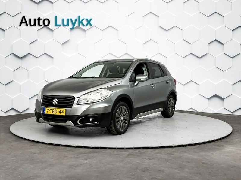Grijs Gebruikt 2014 Suzuki SX4 S-Cross Exclusive SUV | € 16.440 (Eerlijke prijs) - Afbeelding 1/4