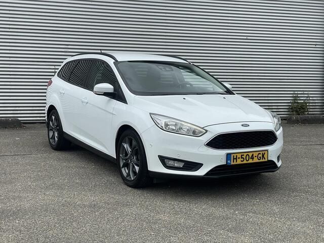 Zwart Gebruikt 2017 Ford Focus Titanium Stationwagen | € 11.250 (Eerlijke prijs) - Afbeelding 1/3