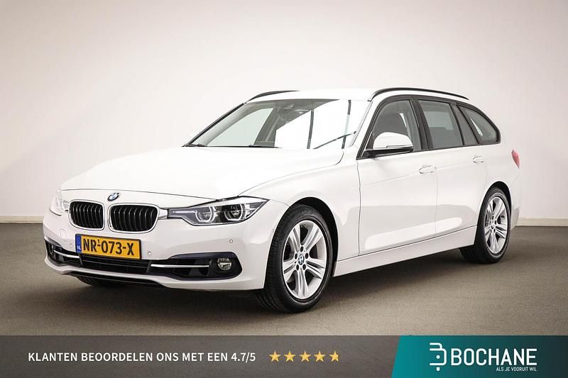 Wit Gebruikt 2016 BMW 318 Executive Stationwagen | € 19.450 (Iets duurder) - Afbeelding 1/4