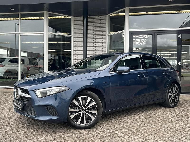 Occasion Mercedes A250 Advantage 218 PK (160 kW) 2021 Blauw Hatchback