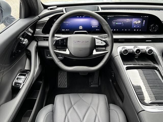 Nieuw Omoda 9 536 PK (394 kW) 2025 Grijs SUV