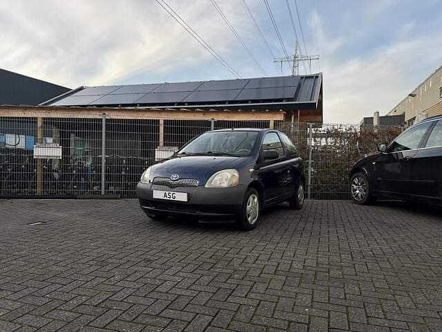 Occasion Toyota Yaris 86 PK (63 kW) 2002 Blauw Hatchback