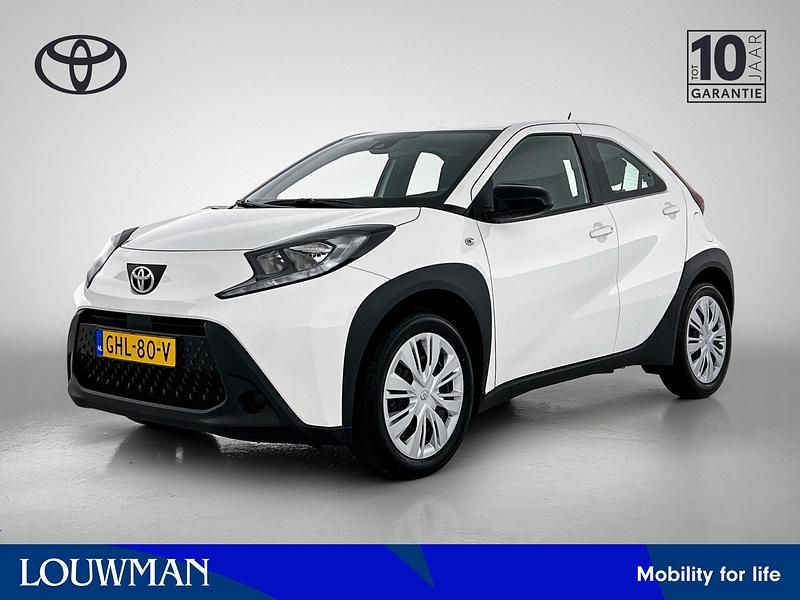 Wit Occasion 2024 Toyota Aygo X Play SUV | € 17.445 (Goede deal) - Afbeelding 1/4