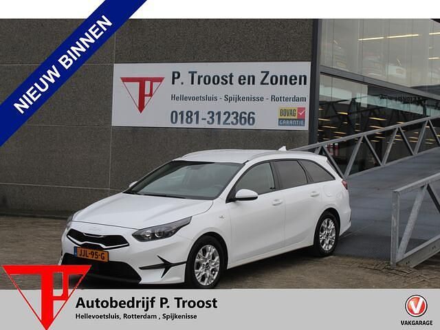 Wit Occasion 2023 Kia Ceed Sportswagon Stationwagen | € 19.950 (Super prijs) - Afbeelding 1/4