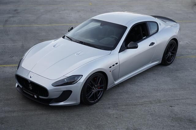 Zilver (metallic) Occasion 2012 Maserati Granturismo Coupé | € 89.900 - Afbeelding 1/4