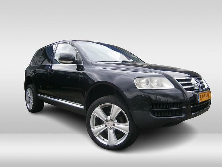 Zwart Gebruikt 2006 VW Touareg SUV | € 2.950 (Iets duurder) - Afbeelding 1/4