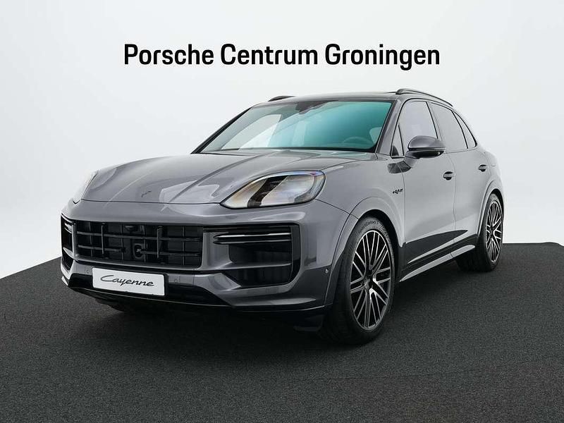 Grijs Nieuw 2025 Porsche Cayenne Turbo E-Hybrid SUV | € 258.900 (Iets duurder) - Afbeelding 1/4