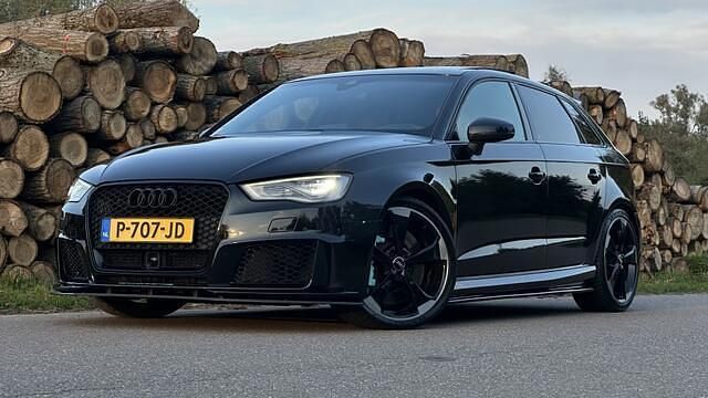 Zwart Gebruikt 2016 Audi RS3 Sport Sedan | € 33.950 - Afbeelding 1/4