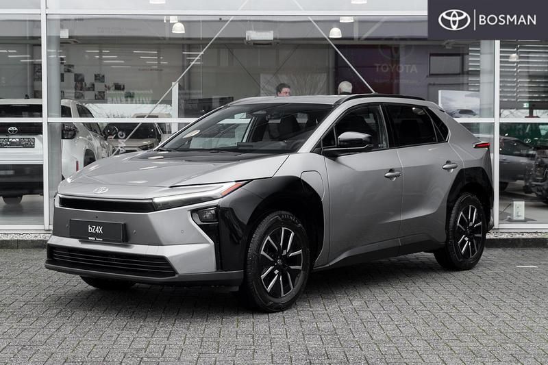 Grijs Nieuw 2025 Toyota bZ4X SUV | € 47.989 (Super prijs) - Afbeelding 1/4
