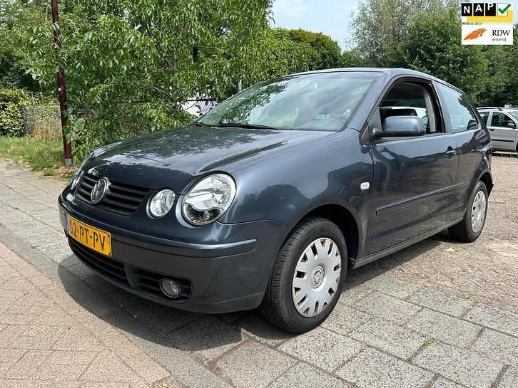 Blauw Gebruikt 2004 VW Polo Hatchback | € 999 (Goede deal) - Afbeelding 1/4