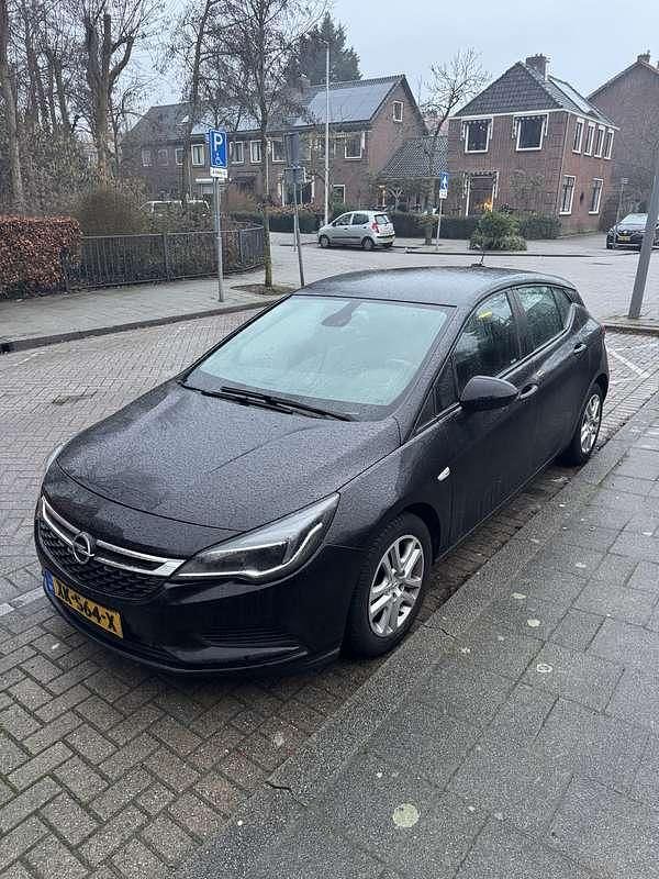 Occasion Opel Astra Edition 105 PK (77 kW) 2019 Zwart Hatchback
