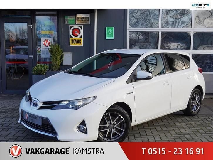 Occasion Toyota Auris Executive 99 PK (72 kW) 2015 Wit Hatchback