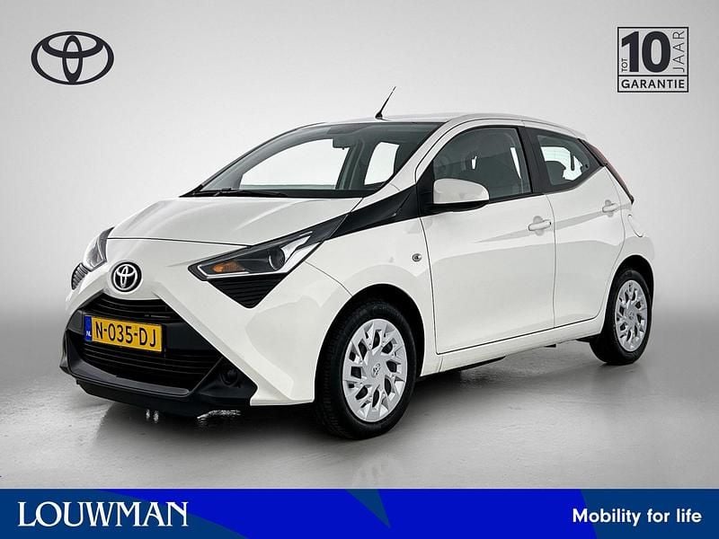 Wit Gebruikt 2021 Toyota Aygo X-play Hatchback | € 12.450 (Eerlijke prijs) - Afbeelding 1/4